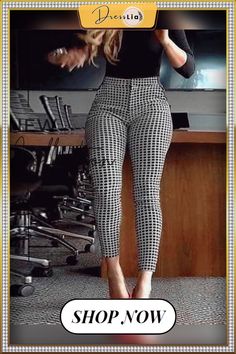 Houndstooth Print Skinny Feet Pants P12377 بريانكا شوبرا, Fashionable Work Outfit, Business Casual Outfits For Work, Elegante Casual, Classy Work Outfits, Stylish Work Outfits, Outfit Trends, Casual Work Outfits, Looks Chic