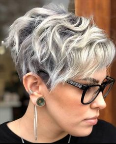 Short Pixie Faux Hawk, Buzzcut Haircut, Hair And Glasses, Pixie Haircut Styles, How To Curl Short Hair, Hair Curls, Short Curly Haircuts, Short Hair Undercut