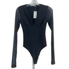 Nwt Abercrombie & Fitch Women's Black Solid Bodysuit Size Xs - Brand: Abercrombie & Fitch - Color: Black - Condition: New With Tags Box - Category: Women Women's Clothing Tops - Type: Blouse - Size Type: Regular - Department: Women - Size: Xs - Material: Cotton, Spandex Sku: E174-Yxcolv2ekwlo Fitted V-neck Bodysuit For Fall, Fitted Spring Workwear Bodysuit, Fitted Spring Bodysuit For Work, Fitted V-neck Bodysuit For Club, Fitted V-neck Lined Bodysuit, Fitted V-neck Bodysuit With Lined Body, Elegant Winter Bodysuit For Night Out, Evening V-neck Bodysuit For Fall, Chic V-neck Bodysuit For Winter