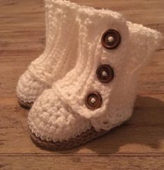 Baby boot, soft sole baby bootie, baby winter boot, ugg inspired boot, crochet baby bootie, baby boo Baby Winter Boots, Crochet Unicorn Hat, Baby Dumbo, Crochet Photo Props, Baby Bootie, Unicorn Hat, Unicorn Outfit, Cake Smash Outfit, Baby Boots