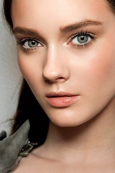 Clean and fresh makeup. Love it. Fresh Makeup, Nude Lips, Nude Makeup, 인물 사진, Beautiful Makeup, Beauty Trends, Beauty Inspiration, Beauty Make Up