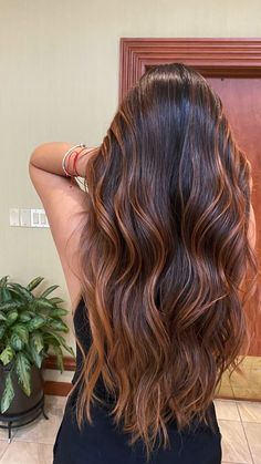 Dark Copper Balayage, Copper Balayage Brunette, Cowboy Copper Hair, Balayage Hair Copper, Copper Brown Hair, Copper Hair Color Ideas, Cowboy Copper, Auburn Balayage, Balayage Short