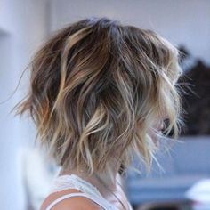 Shaggy Brown Bob With Blonde Balayage Short Messy Haircuts, Hairstyles For Fine Hair, Messy Haircut, Messy Short Hair, Haircut Styles, Messy Hair, Short Haircut