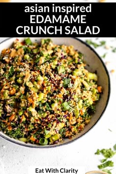 This asian inspired edamame crunch salad is healthy, easy to make and full of flavor. This high protein salad is perfect for meal prep, vegan, and totally gluten free. Peanut Crunch Salad, Asian Edamame, Peanut Butter Dressing, Peanut Crunch, Butter Dressing, Edamame Recipes, Crunch Salad, Edamame Salad, Meal Prep Lunch