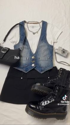 Denim Vest Outfit, Happy Hour Outfit, Concert Fits, Swaggy Outfits, Black Mini Skirt