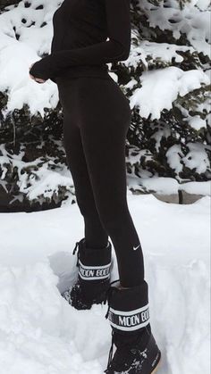 Ski Aesthetic Outfits, Skiing Aesthetic Outfits, Cold Weather Skin Care, Girls Ski Trip