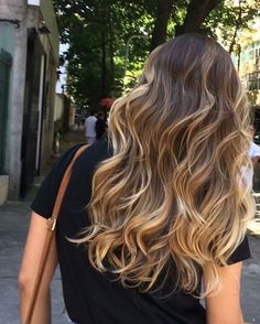 Hair Color Caramel, Smink Inspiration, Brunette Balayage Hair, Hair Color Shades, Brown Hair Balayage, Ombré Hair, Honey Hair, Blonde Hair Looks, Hair Summer