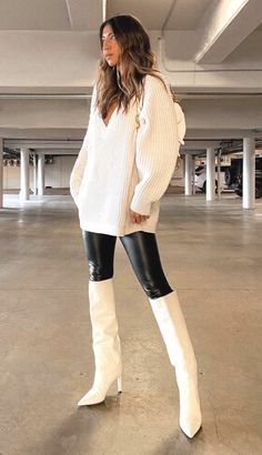 Knee High White Boots Outfit, White Tall Boots Outfit, Tall White Boots Outfit, White Knee High Boots Outfit, White Chunky Sweater, Chunky Sweater Outfit, White Knee High Boots, Tall Boots Outfit, White Boots Outfit