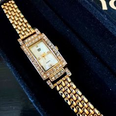 Elizabeth Taylor White Diamonds Watch. New In Box. Pretty Velvet Presentation Box. Gold Tone With Rhinestones! Needs Battery. Taylor White, Watch New, Elizabeth Taylor, Box Color, Diamond Watch, White Diamonds, Diamond White, Accessories Watches, Gold Tones