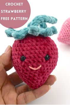 crochet strawberry plushie Strawberry Plushie, Amigurumi Strawberry, Crochet Classes, Crochet Fruit, Chenille Yarn, Beginner Crochet Projects