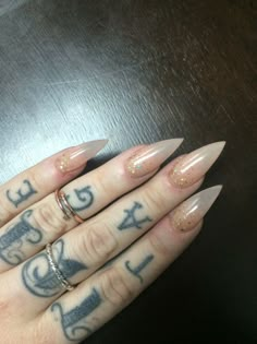 Nude Stiletto Nails, Glitter Stilettos, Unghie Nail Art, Stiletto Nail Art, Thanksgiving Nails, Nails 2020, Gold Nails, Stiletto Nails, Nail Lacquer