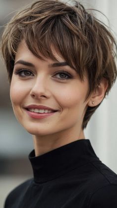 Women With Round Faces, Hair Today Gone Tomorrow, Chic Short Haircuts, Stylish Short Hair, Fall Hair Cuts, Long To Short Hair, Haircuts For Women, Round Faces, Haircuts With Bangs