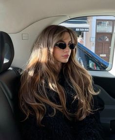 Old Money Fashion Aesthetic, Expensive Brunette, Hair For Fall, Old Money Brunette, Old Money Fashion, Money Fashion, Brown Hair Inspo, Hair Mistakes, Brunette Balayage Hair