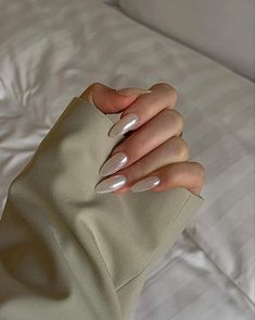 Her Nails, Pearl Nails, Nail Swag, Neutral Nails, Chrome Nails