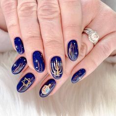 Nail Art Designs For Hanukkah, Chanukah Nail Designs, Hannukah Nail Art, Jewish Nail Art, Hanukkah Nail Art, Star Of David Nails, Channukah Nails, Hannukah Nail Ideas, Hanukkah Nails Designs