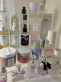 For Clear And Glowing Skin, Skincare Sunday, Glowing Skin Skincare, Korean Skin Care Products, Clear And Glowing Skin, Sunday Reset, Skincare Collection, Korean Skin Care