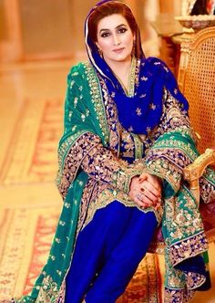 Jamawar Dresses, Party Wear Outfits, Luxurious Party, Bad Eyebrows, Pakistani Party Wear Dresses, Pakistan Dress, Blue Color Combinations, Pakistani Party Wear