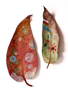 Autumn Leaves Craft, Cat Air, Bright Paintings, Leaf Crafts, Dry Leaf, Great Paintings, Painted Leaves, Nature Crafts, Autumn Art