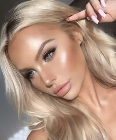 Brookelle Mckenzie, Makeup Cantik, Wedding Hairstyles And Makeup, Formal Makeup, Makeup For Blondes, Bridal Makeup Looks, Long Blonde, Day Makeup, Bride Makeup