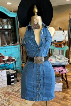 Jean Gown, Vestidos Country, Latina Outfits, Luke Combs, Shirt Collar Styles, Cowgirl Dresses, Sleeveless Denim Dress, Cute Country Outfits, Looks Country