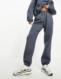 Sweatpants by The Couture Club Can't go wrong in sweats Plain design Elasticized waistband Side pockets Elastic cuffs Oversized, tapered fit Oversized Joggers, Oversized Sweatpants, Plain Sweatshirt, Easy Trendy Outfits, Plain Design, Womens Loungewear, Grey Fashion, Trendy Outfits, Jogging