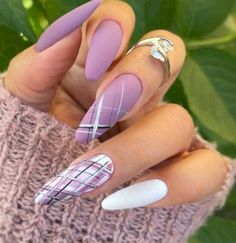 Nail Art Lilla, Purple Plaid Nails, Nail Arts Ideas, Nail Ideas Spring, Latest Nails, Girls Nail Designs, Nails Arts, Elegant Nail Designs, Plaid Nails