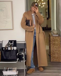 Camel Coat Outfit Winter Style, Tan Coat Outfit, Camel Outfit, Camel Coat Outfit, Winter Coat Outfits, Cute Thanksgiving Outfits, New York Outfits