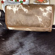 Nwot ~ Awesome Brown & Cream Color Handmade Womens Wallet Is 100% Real Cowhide Leather Hair On. It Has 2 Zipper Pockets, Several Open Pockets And Several Pockets For Credit Cards. 7-1/2” X 4-1/2” You Will Receive The Same Exact Item As Pictured. Non Smoking And Pet Free Home. #8172 Cream Leather Bifold Wallet, Beige Leather Clutch With Card Slots, Beige Leather Wallet With Phone Pocket, Beige Leather Wallet With Cell Phone Pocket, Cream Clutch Wallet With Removable Pouch, Cream Bifold Bag For Daily Use, Cat Coin Purse, Vintage Hand Tools, Purse Crafts