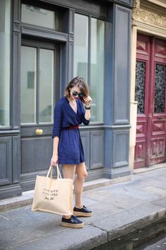 look ete superga espadrilles lespard the brunette blog mode paris | Robe LESPARD – Compensées SUPERGA – Sac IMPROBABLES via MONSHOWROOM – Lunettes KENZO – Montre BELL & ROSS Superga Espadrilles Outfit, Navy Espadrilles Outfit, Keds Sneakers Outfit, Superga Espadrilles, Espadrilles Outfit, Outfit Tennis, Navy Espadrilles, Bell Ross