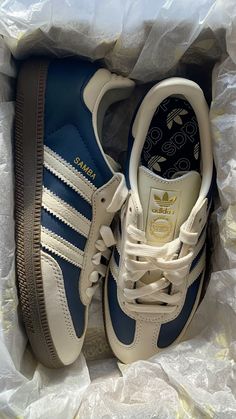 #adidas #samba #tenis #esporte #adidassambaclassic #shoes Adidas Samba Classic, Shoes Ideas, Sneaker Shoes