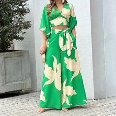 Women Two Piece Set Comes In L But It Runs Very Small Mode Prints, Chique Outfit, High Waist Wide Leg Pants, Neue Outfits, Mini Robes, Sleeves Clothing, Pantalon Large, Lantern Sleeve, Casual Sets