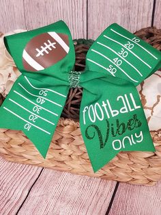 Cheerleader Ideas, Back To School Bows, Cheer Squad Gifts, Cheer Bow Holder, Football Friday