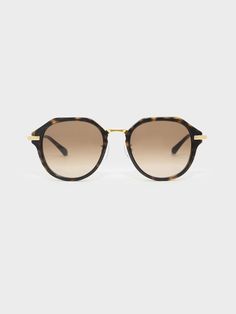 Angular framed oval tortoise shell sunglasses with tinted lenses. Comes with nose pads for added comfort. Tortoise Shell Sunglasses, Charles Keith, Oval Sunglasses, Sunglasses & Glasses, Tortoise Shell, Tortoise, Lenses, Shells, Sunglasses