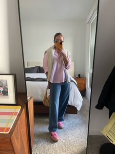 Pink And Navy Gazelle Outfit, Adidas Gazelle Bold Pink Outfit, Pink Gazelle Outfit, Pink Gazelle Adidas Outfit, Pink Adidas Outfit, Colourful Fits, Recreation Outfits, Pink Sneakers Outfit, Pink Adidas Gazelle