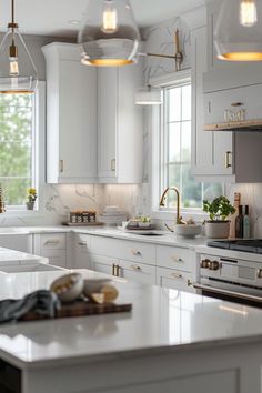 White Kitchen With Stainless Appliances, Wood Cabinet Ideas, Kitchen With Natural Wood Cabinets, Natural Wood Cabinets Kitchen, Kitchen With Natural Wood, Natural Wood Cabinet, Natural Wood Cabinets, Creative Kitchen Backsplash, White Kitchen Inspiration