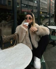 Nyc Winter Outfits, Ny Outfits, Look Legging, Skandinavian Fashion, Winter Fashion Outfits Casual, Europe Outfits, Chique Outfits, London Outfit