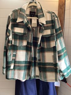 Green Collared Shacket For Fall, Green Shacket With Pockets For Fall, Green Winter Shacket For Workwear, Green Shacket For Winter Workwear, Green Shacket For Workwear In Winter, Shacket Outfit Women Winter, Plaid Shacket Outfit Women, Plaid Shacket Outfit, Green Plaid Shacket