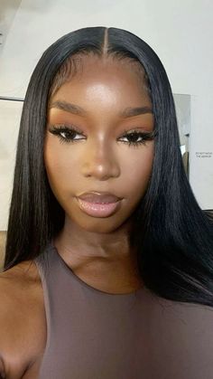 Soft Girl Aesthetic Black Women Makeup, Black Soft Makeup, Uk Black Makeup, Black Women No Makeup, Soft Beat Makeup Black Women, Makeup Ideas Dark Skin, Dark Skin Makeup Natural Simple, Clean Girl Makeup Black Women, Dark Skin Girl Makeup