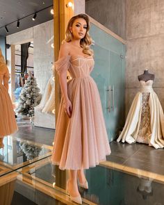 Description：FashionSierra - 2023 New Short Prom Dresses With Boat Neck Celebrity Dresses window.adminAccountId=221015981; Sequin Material, Short Prom Dresses, Bardot Neckline, 파티 드레스, Party Kleidung, Dress Sleeve Styles, Sequin Prom Dresses, Evening Dresses For Weddings, Evening Dress Fashion