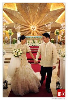 That moment... so in love... with that filipiniana gown by veluz reyes ♡ Filipino Style Wedding, Filipina Wedding, Filipino Dresses, Filipiniana Gown, Philippine Culture