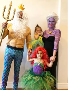 Ariel Costume Kids, Family Halloween Photoshoot, Disney Family Costumes, Family Themed Halloween Costumes, Family Halloween Costume Ideas, Mermaid Halloween Costumes