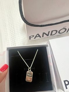 Homemade Gifts For Boyfriend, Creative Christmas Gifts, Pandora Necklace, Creative Gifts For Boyfriend, Beach Friends, Presents For Boyfriend, Thoughtful Christmas Gifts, Friendship Bracelets Diy, Valentines Gifts For Boyfriend