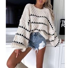 Oversized Black And White Cable Knit Striped Chunky Knit Jumper, Loose Pullover, Loose Outfit, Round Neck Sweaters, Casual Stripes, Sweater Sale, Sweater Sleeves, Knit Jumper, Top Casual