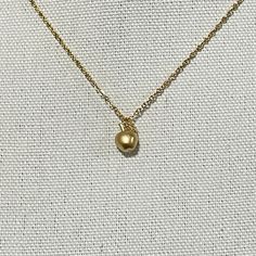 Fresh Apple necklace, Gold Silver necklace, Fruit necklace, 3D necklace, Cute jewelry, Gift idea, New mom gift, Teacher appreciation gift Simple and cute fruit jewelry Item details ✰ Color: gold, silver ✰ Finish: matte finish 14K gold/ silver plated pendant ✰ 15-19" chain length ✰ Matte rhodium 14K gold/ silver plated chain and clasp ✰ Comes in a cute gift box, perfect for gift-giving! Non-toxic Dangle Necklaces As Gifts, 3d Necklace, Fruit Necklace, Fruit Jewelry, Cute Gift Boxes, Easy Gifts, Teacher Appreciation Gifts, Gifts For New Moms, Cute Jewelry