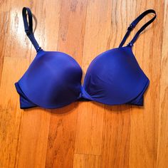 Size: 38c, Navy Blue In Color. This Bra Is Padded And Offers Flattering Push-Up. Material Is So Soft And The Twisted Bodice Accent Is Very Pretty! Plunge Bra, Women's Intimates, Push Up, Bodice, Victoria's Secret, Color Blue, Navy Blue, Bra, Navy