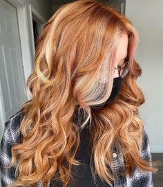 Jahodová Blond, Red Hair With Highlights, Rose Gold Highlights, Honey Blond, Natural Red Hair