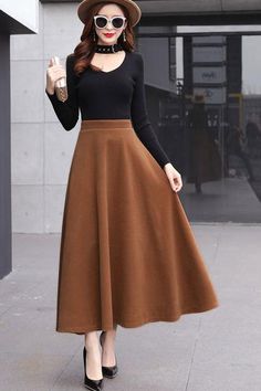 Classical flared skirt for women j001 – xiaolizi A Line Skirt Long, How To Style Long Skirts, Long Winter Skirt, Flare Skirt Outfit, Brown Long Skirt, Full Skirt Outfit, Winter Outfits Tumblr, Long Flare Skirt, Skirts Winter