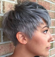 Layered Gray Pixie Gray Pixie, Natural Dark Hair, Kort Bob, Choppy Pixie Cut, Short Choppy Haircuts, Choppy Haircuts, Thick Hair Cuts, Edgy Pixie Cuts, Edgy Pixie