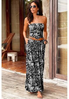 Fashionable strapless maxi dress that is perfect for warm weather. Bandeau Maxi Dress, Venus Dresses, Warm Weather Outfits, Maxi Dress Black, Backless Maxi Dresses, Strapless Maxi Dress, Stylish Clothes For Women, Women's Wear, Color Stone