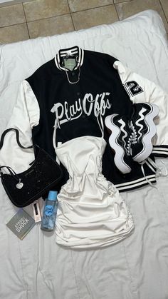 Stylish Outfits Casual, Black And White Outfit, Stile Hijab, Cute Nike Outfits, Fasion Outfits, Trendy Outfits For Teens, Tomboy Style Outfits, White Outfit